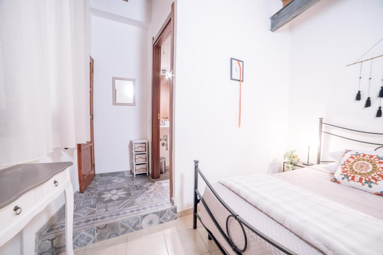 Yenne Rooms Wifi-AC Cagliari Eksteriør billede