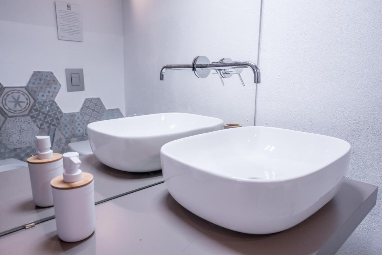 Yenne Rooms Wifi-AC Cagliari Eksteriør billede