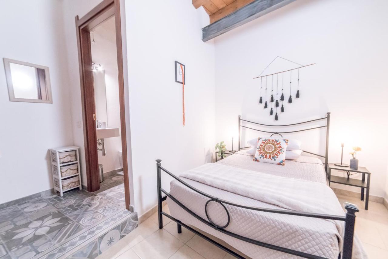 Yenne Rooms Wifi-AC Cagliari Eksteriør billede